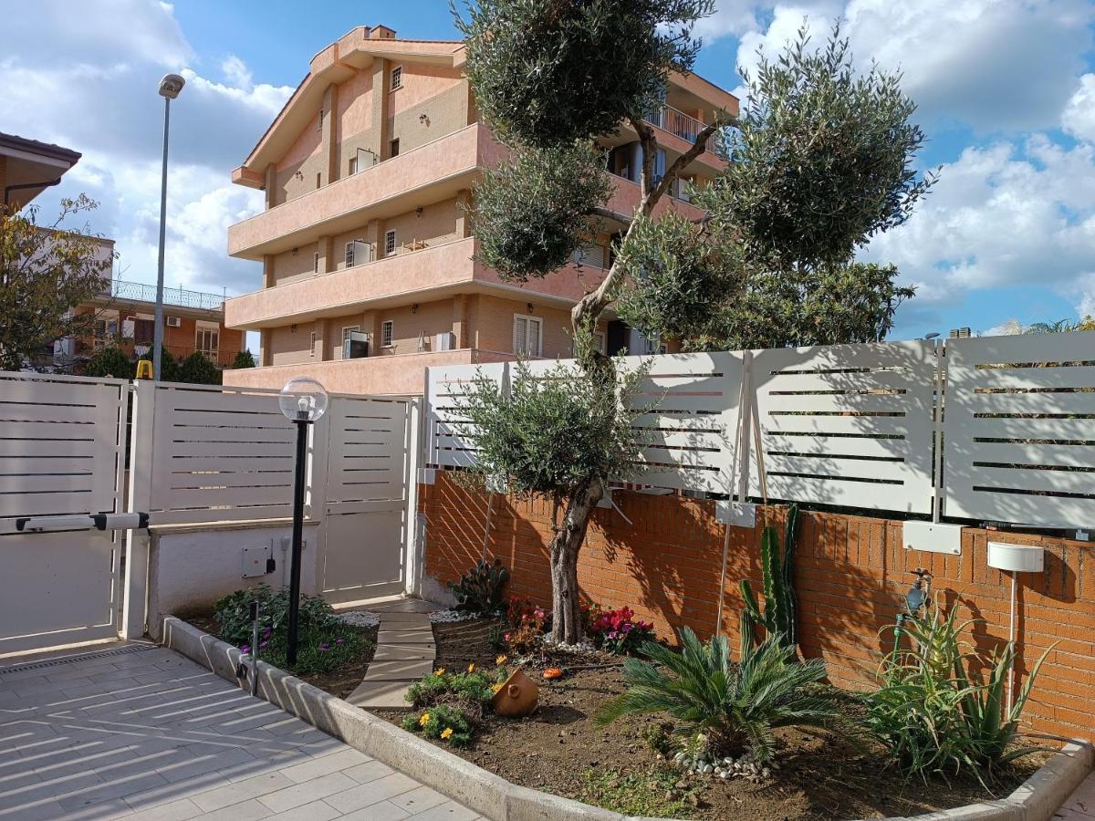 Touch&Go - Stanza Privata Con Servizi Ciampino Exterior photo